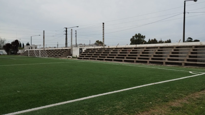 Avanza la nueva tribuna en el estadio de Embajadores